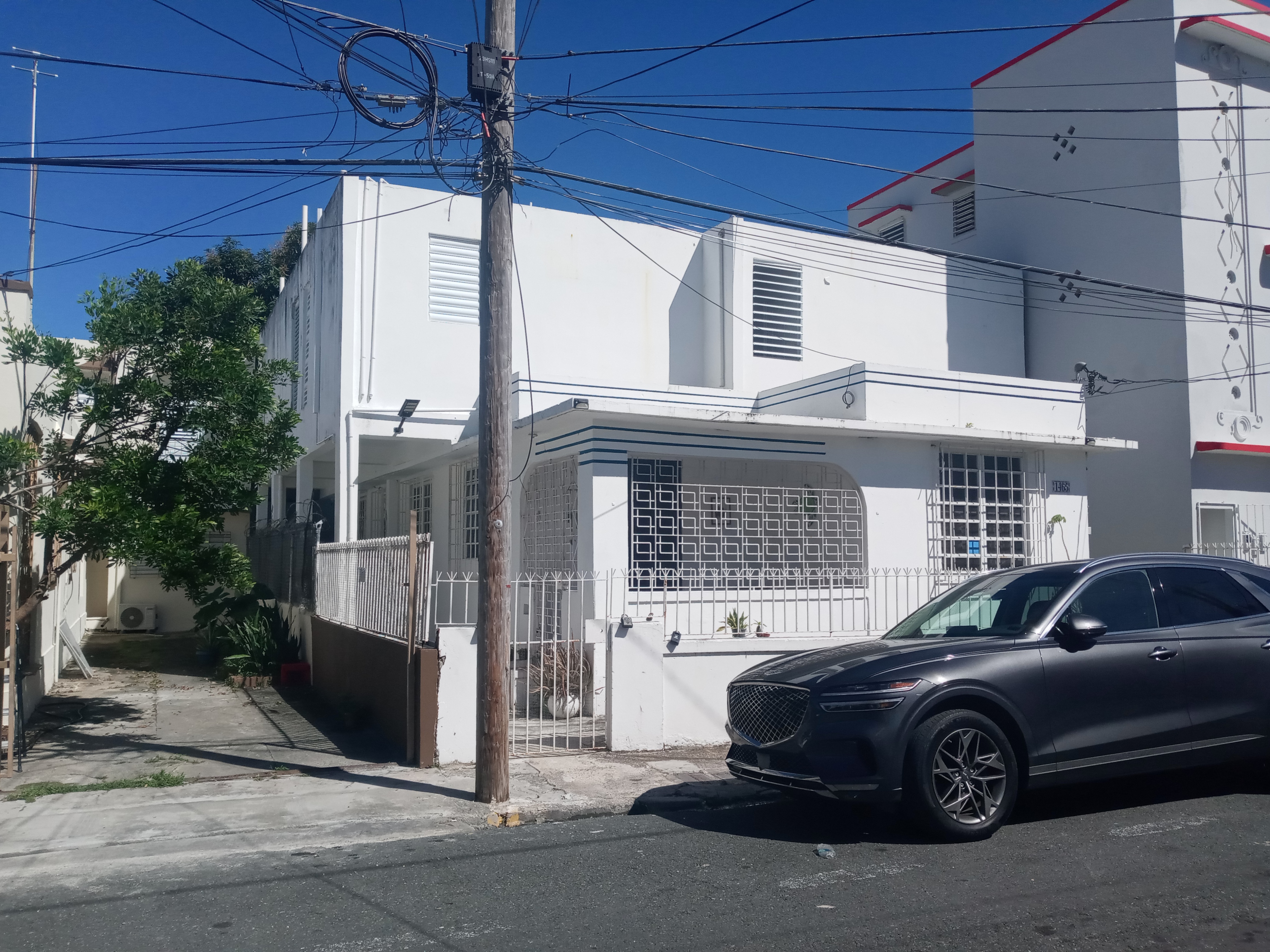 1465 Humacao Street left view