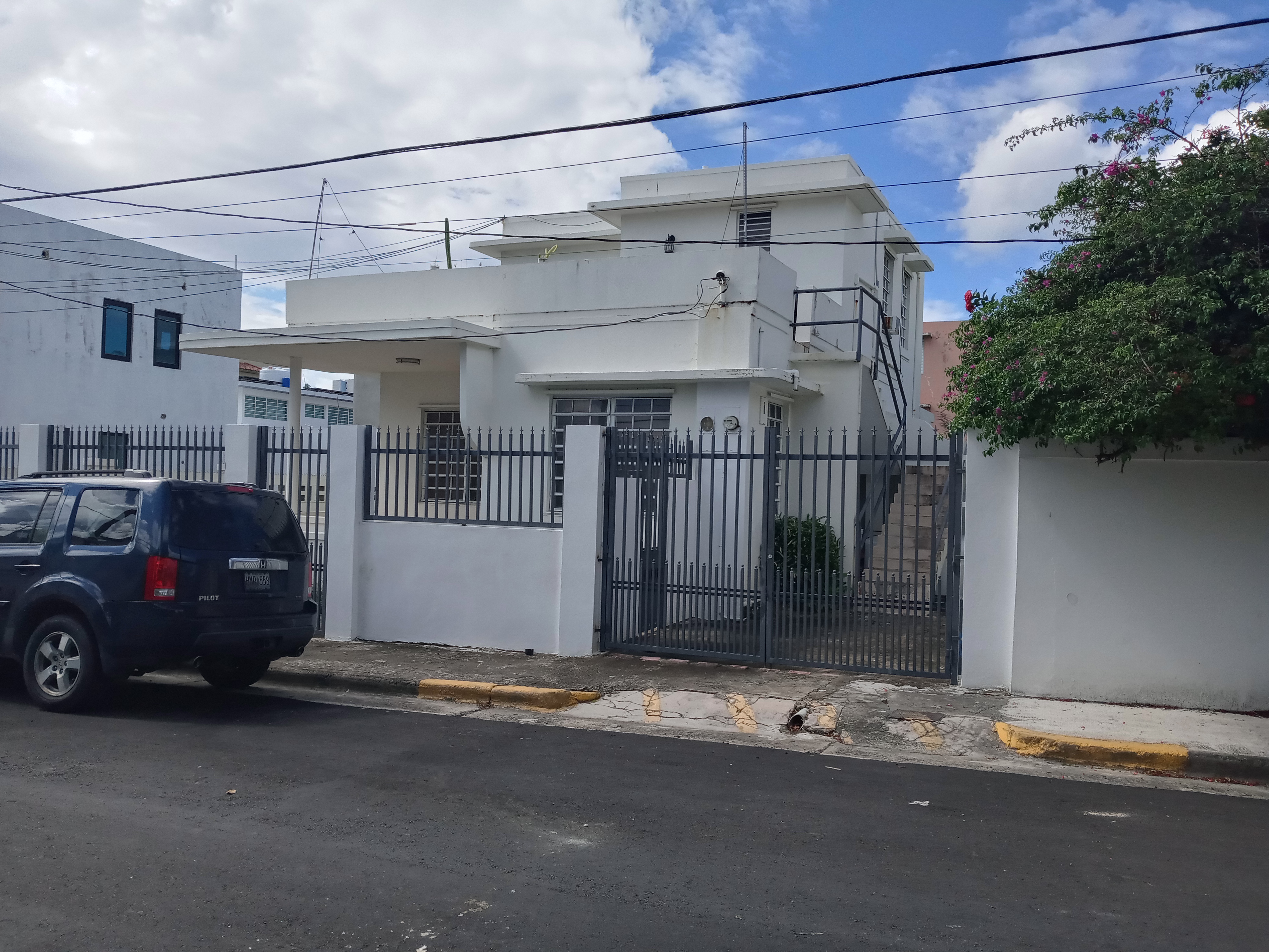 16 Elena Street right view