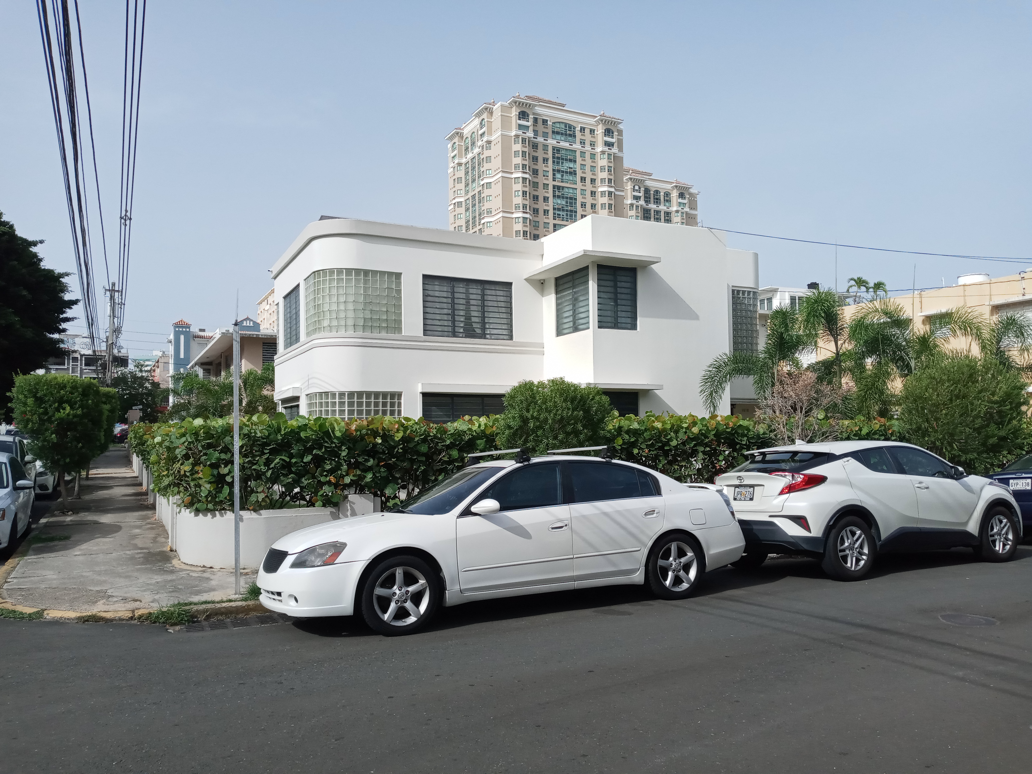 Habitacion Corner Windows Exterior