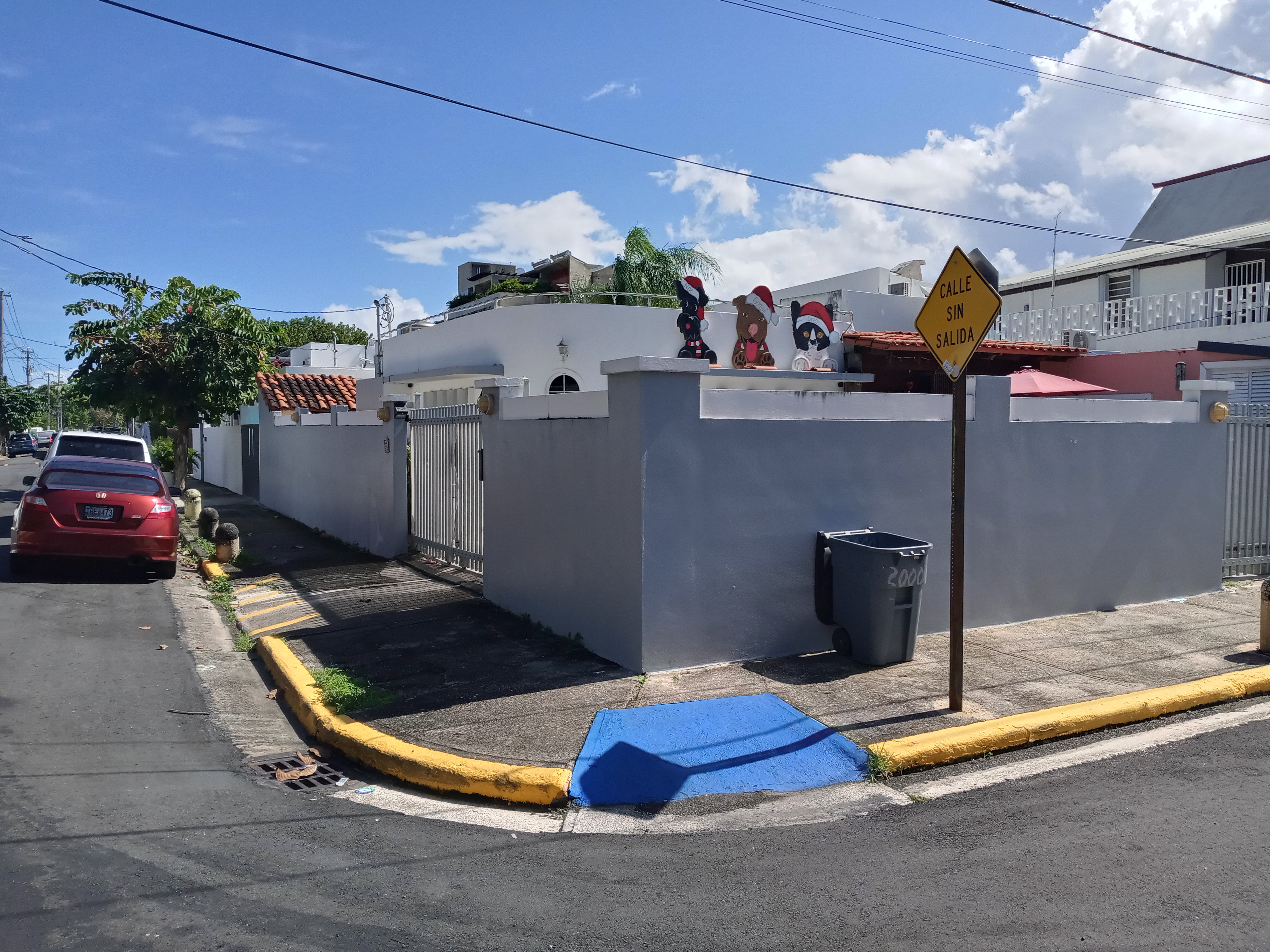 Calle Cacique 2000 vista esquina