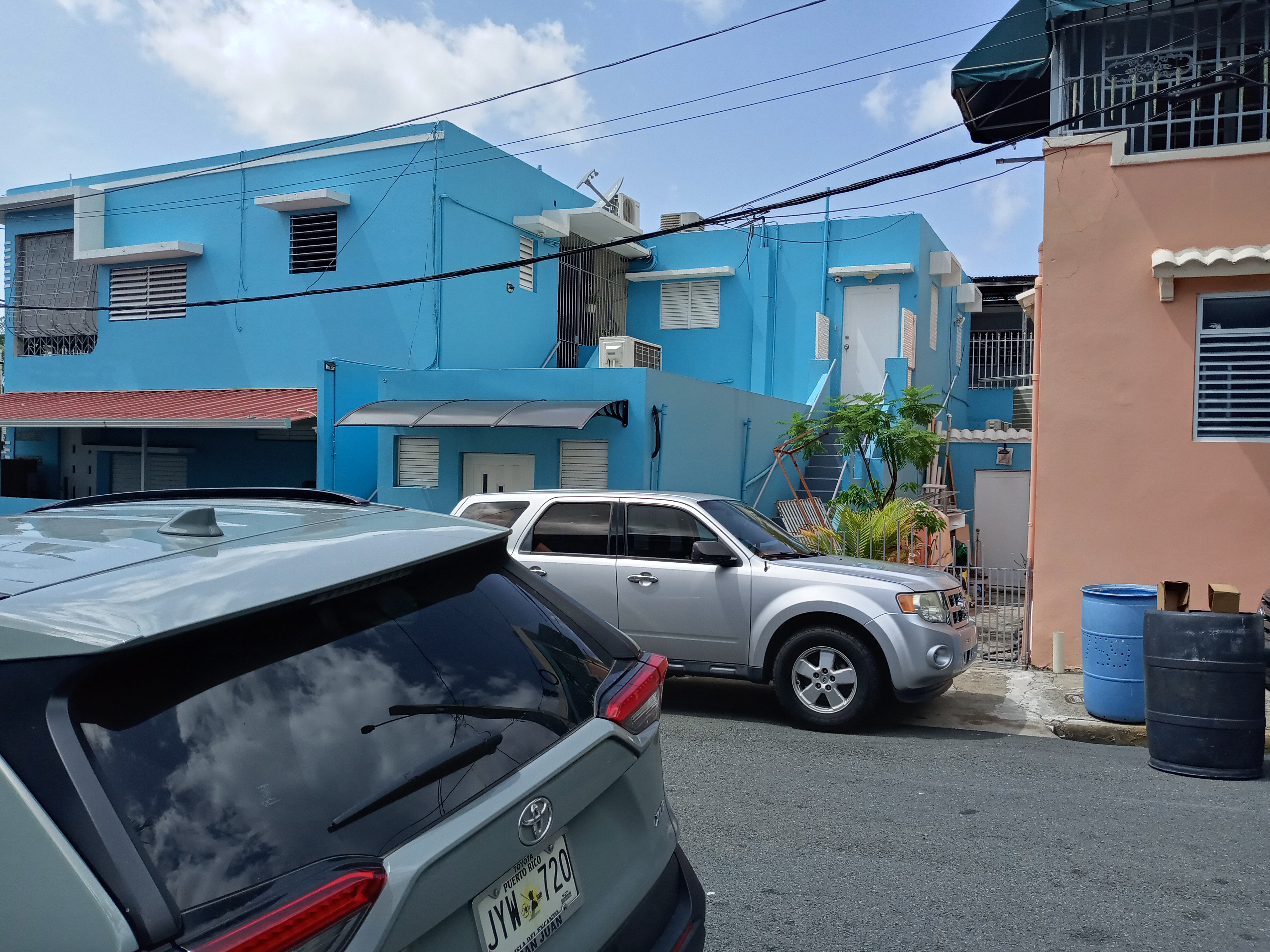 759 Avenida Avelino Vicente right view