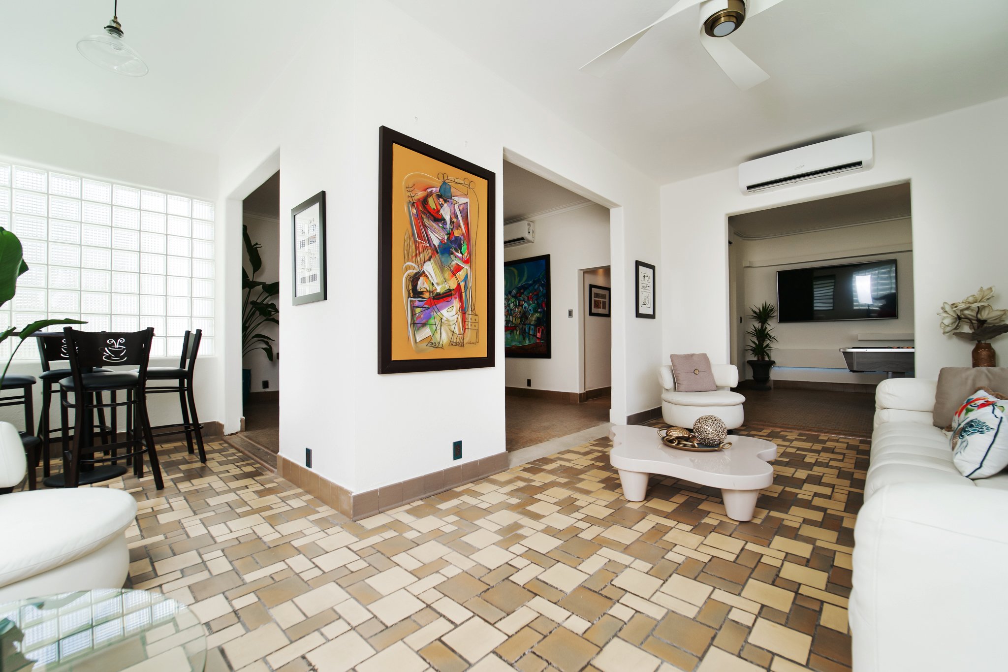 Huecos ventanas puerta balcṕn