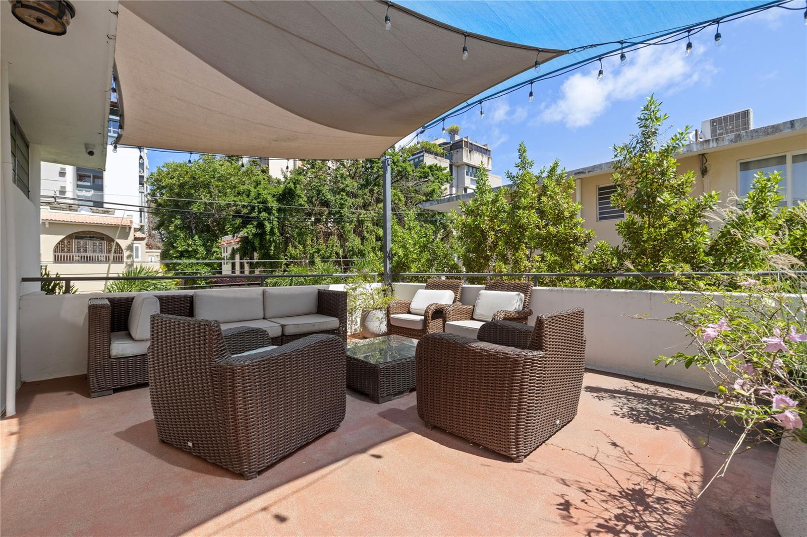 Nick Pastrana Casa Mirsonia 16