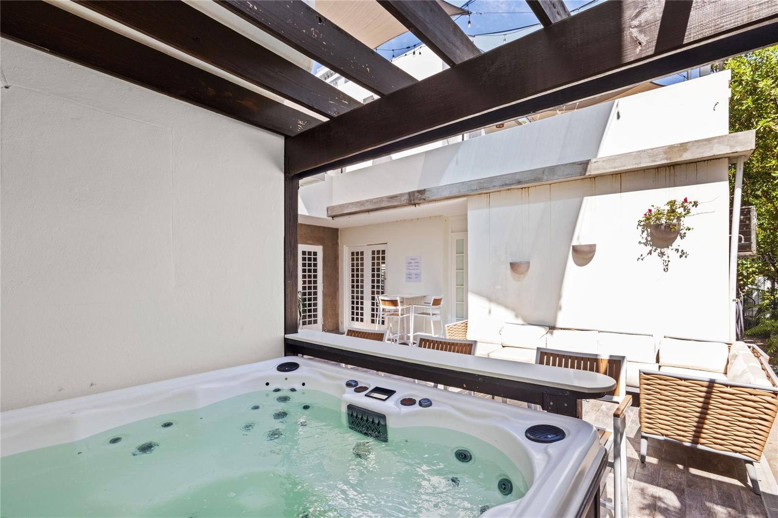 Nick Pastrana Casa Mirsonia 16