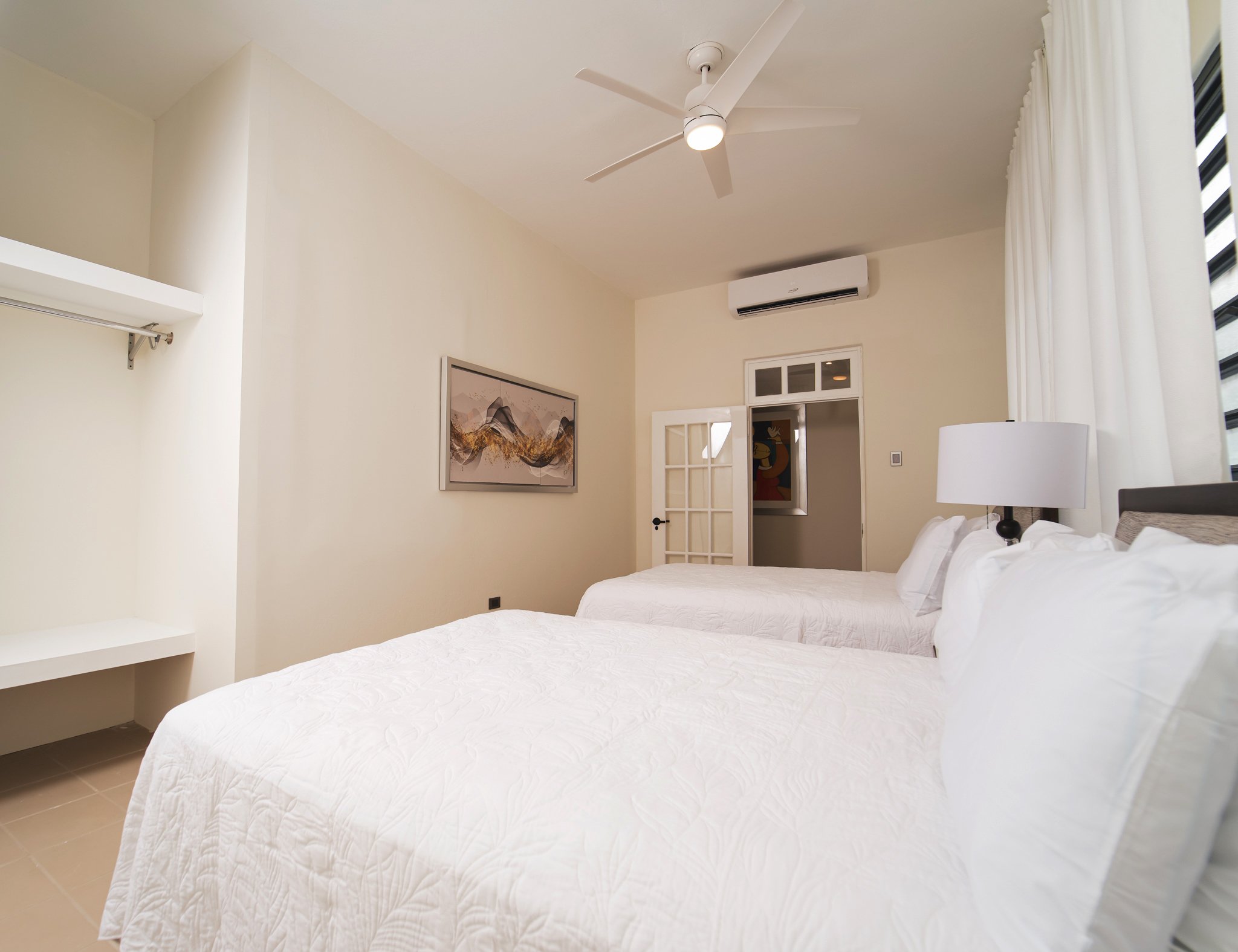 Ventana tapiada habitación tres